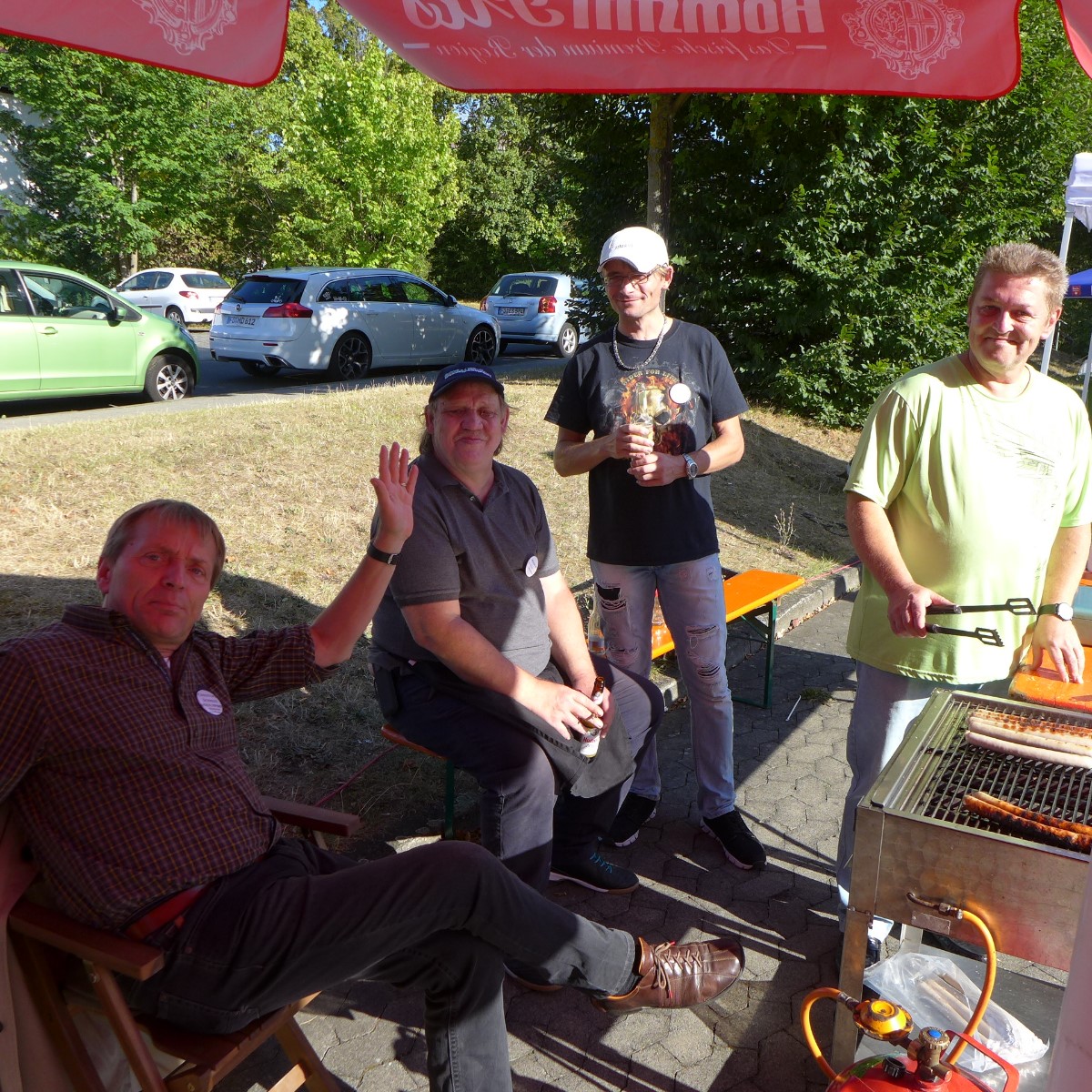 Am Grillstand (Bewohner-Treff/ STadtteilbüro)