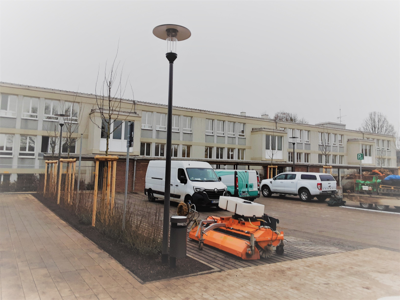 Parkplatz vor dem Bürgerzentrum
