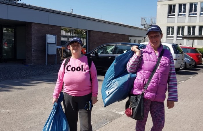 Zwei Gabis_Handarbeitsgruppe des Bürgerzentrums